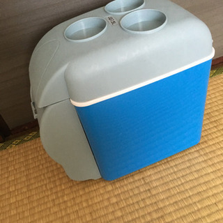 引き渡す者決まった！新品‼️7.5L 保温&保冷庫 車載 車載用...
