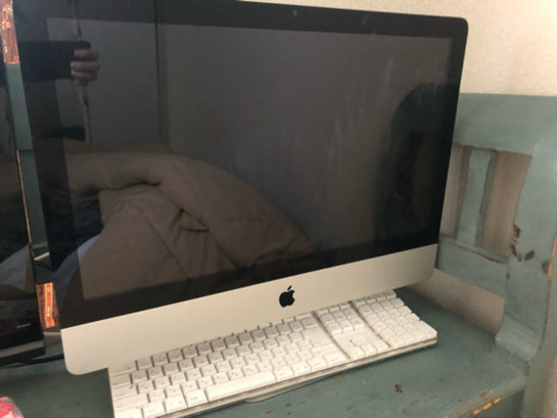 Mac デスクトップPC CDROM入ります