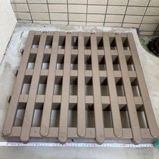 【引き取って下さい】タイヤ用スノコ