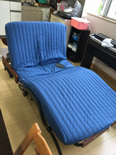 電動ベッド 背もたれリクライニング