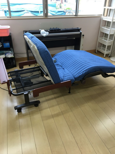 電動ベッド 背もたれリクライニング
