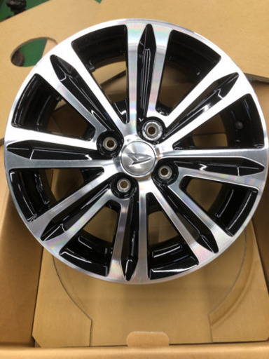 ダイハツ純正アルミホイール