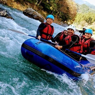 川と森の案内人と歩く御岳山 ​薪神楽とラフティング
