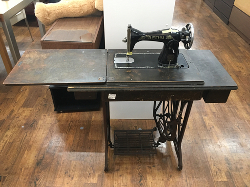 RHYTHM 足踏みミシン