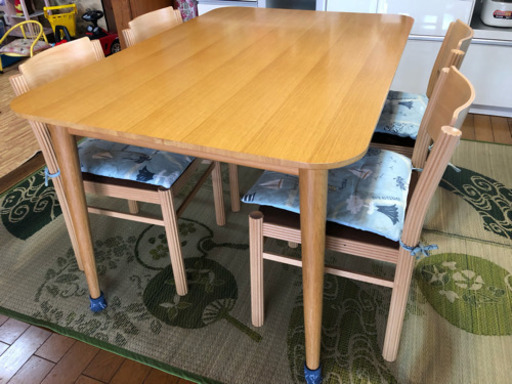 ダイニングテーブル+椅子4脚