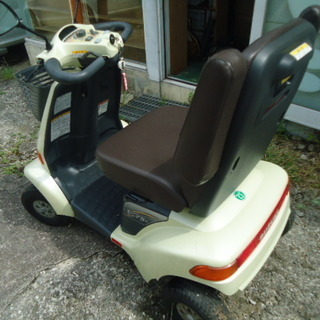 免許証不要　スズキ　セニアカー　シニアカー　電動4輪車　ETー4Ｄ 　　バッテリー新品の画像