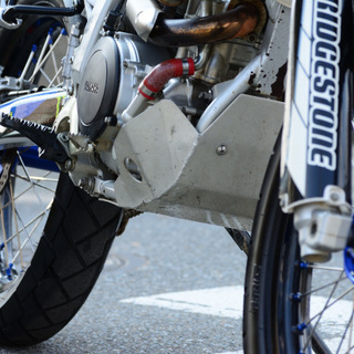 ワンオーナー ＷＲ２５０Ｒ カスタム多数 ＦＭＦサイレンサー アルミリムの画像