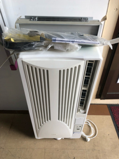 ☆中古　激安！半径5km以内送料無料！！　鶴見橋店オープンセール！ KOIZUMI　ルームエアコン　ウインド形冷房専用   2016年製！！　KAW-1662　￥18,000！！