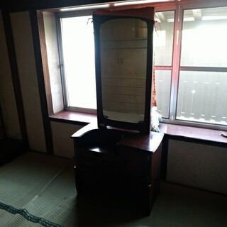 本日で受付終了　差し上げます。(最終期限8/25まで)　鏡台
