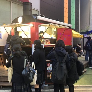 【東梅田】<<パート、バイト募集>>ドリンク、軽食の販売