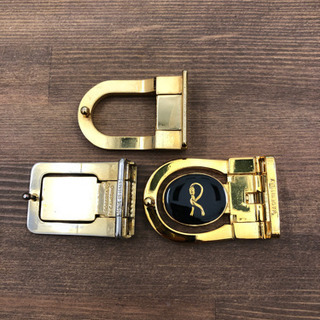 ロベルタ  ニナリッチ  ベルトのバックル  ３個の画像