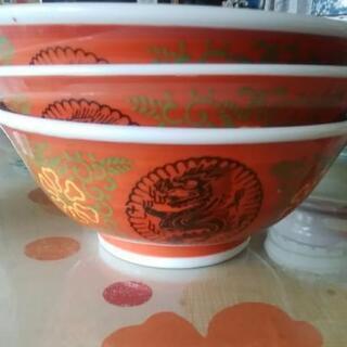 ラーメンどんぶり＋ガラスのどんぶりの画像