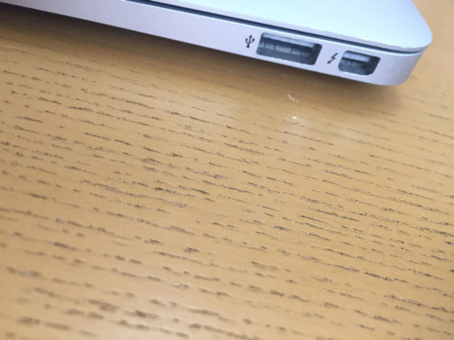 【値下げ！】Macbook Air 11inch 2015 i5 4GB 256GB