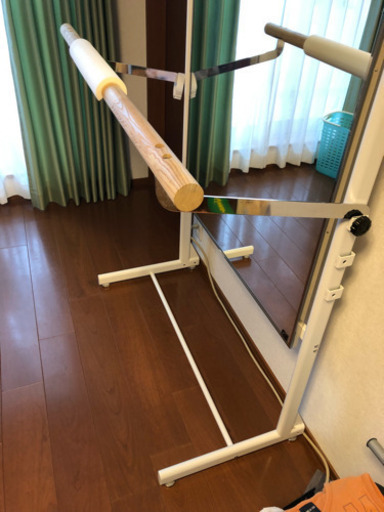 (値下げ) クラッシックバレエ レッスン用バー付きミラー