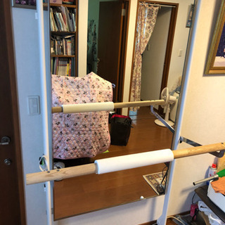 (値下げ) クラッシックバレエ レッスン用バー付きミラーの画像