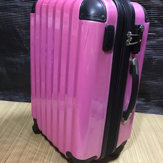 中古 GREEN WORKS スーツケースpink 難あり。