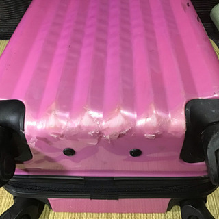 中古 GREEN WORKS スーツケースpink 難あり。の画像