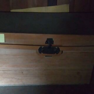 昔の収納家具　長持ちの画像