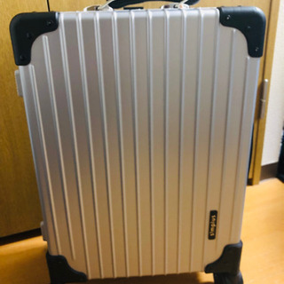 スーツケース s!mplus シルバー 機内持込可能の画像