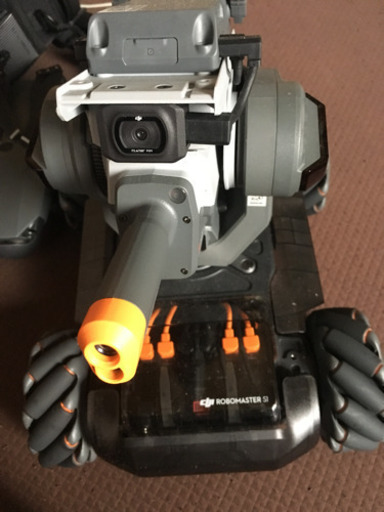 ドローン 戦車 DJI