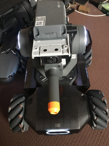 ドローン 戦車 DJI