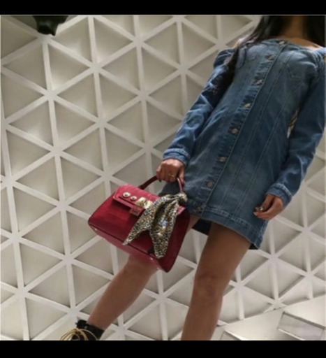 新品未使用 GUESS ショルダーバッグ 赤