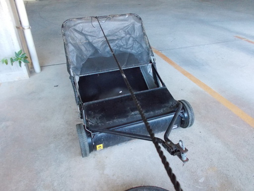 ローン・スイーパー（刈草収集リヤカー）