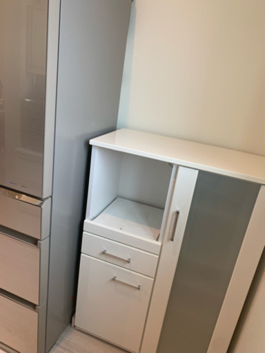 美品！幅70cm 奥行き40cmのスリム収納棚。値段交渉ok