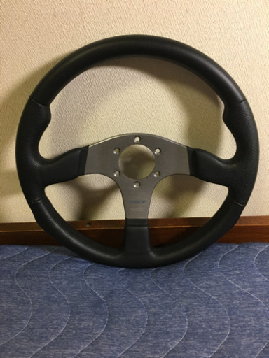 《譲渡完了》MOMOステアリング レース