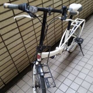 折りたたみ自転車ー白のFIATの画像