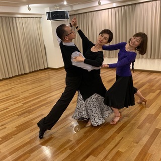 市川ダンス教室　　生徒募集中　社交ダンス教室です　競技選手の練習場にご利用頂けます　１５０平米で快適なフロアーの画像