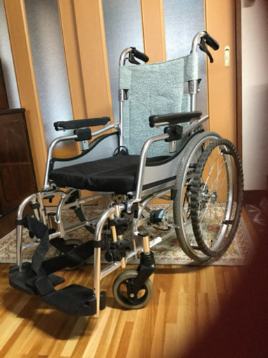 再値下げ　高松作所製 軽量自走式車椅子 中古  クッション付き