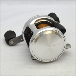 SHIMANO 12カルカッタ100 ベイトリール 右ハンドル ブラックバス 池