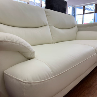 とても綺麗な状態の3人掛けソファ この上で寝れちゃいそうです！