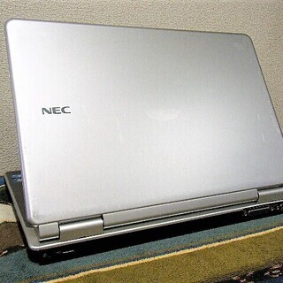 🔴15.6型液晶♬/高性能🆙i3/大容量！HDD500GB/快適♪メモリ4GB/MS Office 2019📒✎/DVD💿/HDMI📺/すぐ使えるWindows10 メディア作成ツール付💿/すぐ繋がるWi-Fi📶/点検整備清掃済み😊/NEC VersaPro シルバーの画像