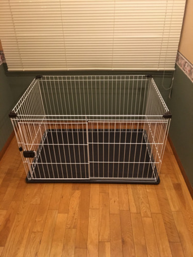 取引中 美品 中型犬用の室内システムサークル　トレー付き　サイズＬ　ゲージ