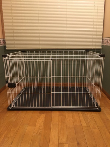 取引中 美品 中型犬用の室内システムサークル　トレー付き　サイズＬ　ゲージ