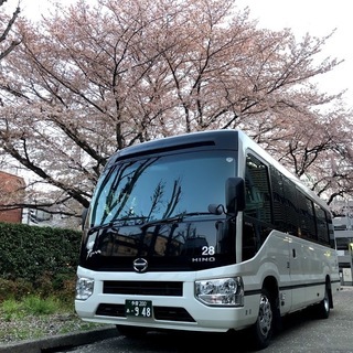 ロケバスドライバー大募集！　年収５４０万の画像