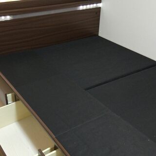 ★値下げ★　ダブルベッド　棚付　LEDライト　引出し付き