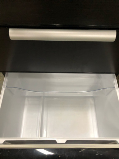 ?スタイリッシュなデザインの4ドア冷蔵庫?