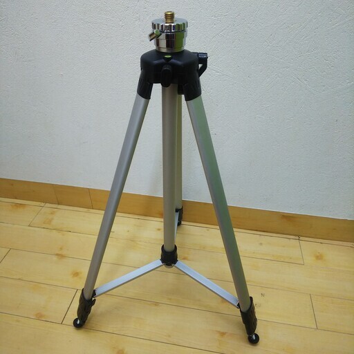 値下げです！！ヤマシン屋内外兼用レーザー墨出し器＆エレベーター三脚（微調整雲台付）