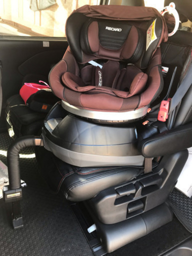 レカロ 回転式チャイルドシート《取り引き中です》