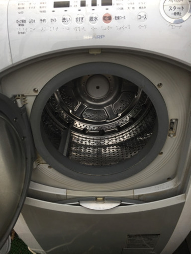 ドラム式洗濯機。