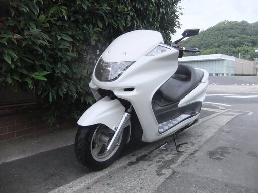 ヤマハ　マジェスティ250　ローダウンカスタム　社外マフラー　実動中古車　3連メーター　バッテリーフル充電済み　返納書有り