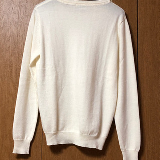 引取りなら無料。首元かわいい冬用ニット。の画像