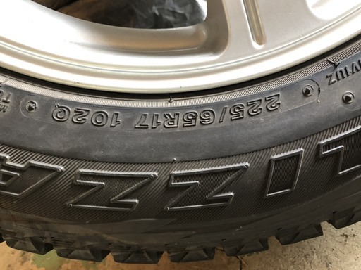 255／65　R17のスタッドレス4本セット（アルミホイールセット）