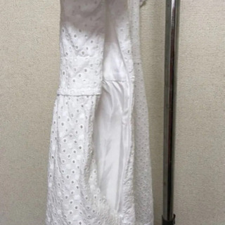 白いワンピースの画像