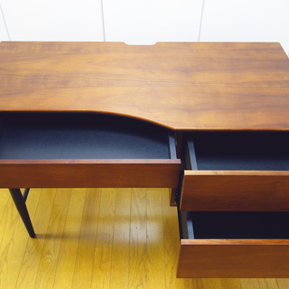 期間限定！アイアンウッドデスク　美品！！　早い者勝ちですっっっ！！！　の画像