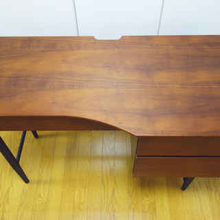 期間限定！アイアンウッドデスク　美品！！　早い者勝ちですっっっ！！！　の画像