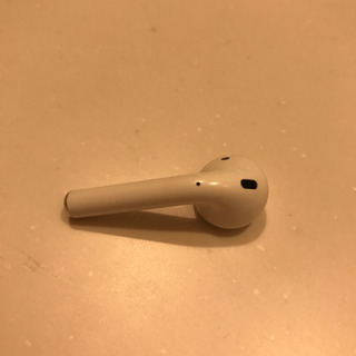 値下げ中！Apple AirPods 左のみの画像